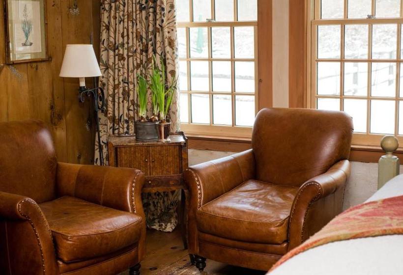 Отель The Old Inn On The Green