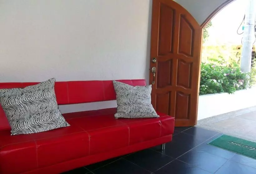 Retkeilymaja La Masia Hostal