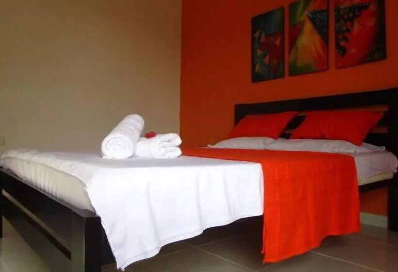 Retkeilymaja La Masia Hostal