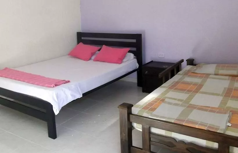 Retkeilymaja La Masia Hostal