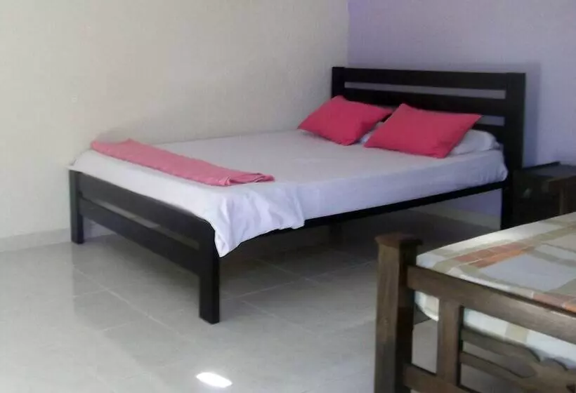 Retkeilymaja La Masia Hostal