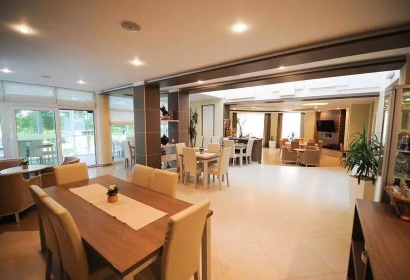 تختخواب و صبحانه Bruxelles Guesthouse Craiova