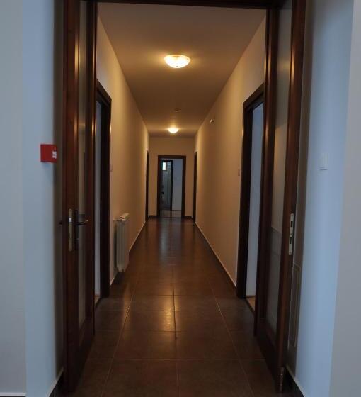 تختخواب و صبحانه Mountain Rest Pension