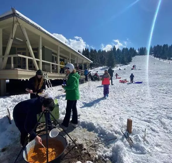 ベッドアンドブレックファースト Mountain Rest Pension