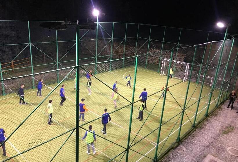 تختخواب و صبحانه Mountain Rest Pension