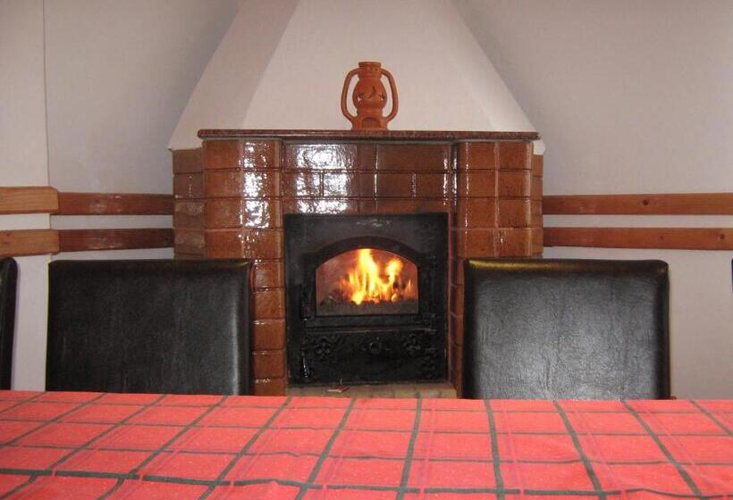 تختخواب و صبحانه Pensiunea Luminita