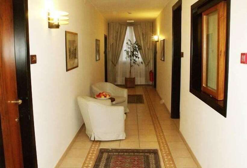 Отель Domus Mariae Albergo