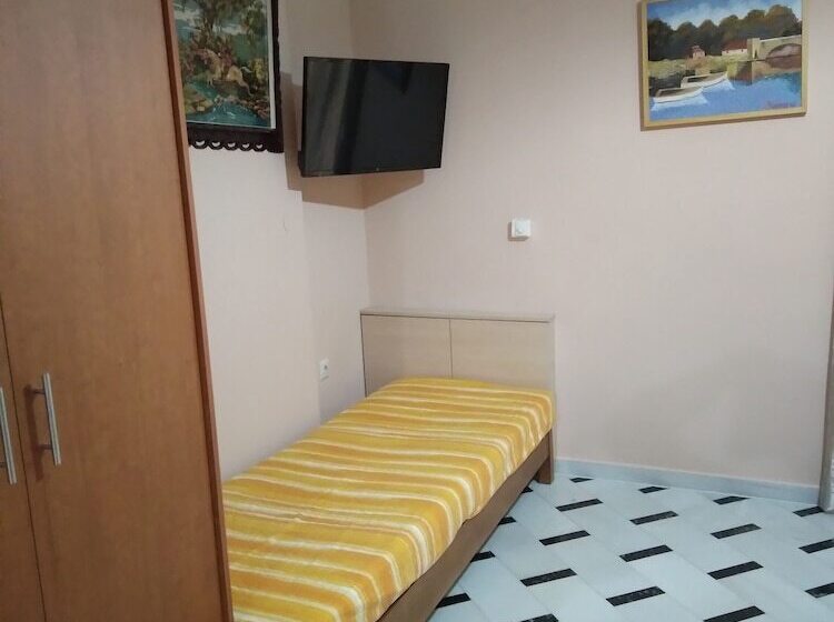 בית מלון כפרי Eliza Apartments