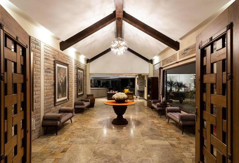 Hotel Medina Del Lago