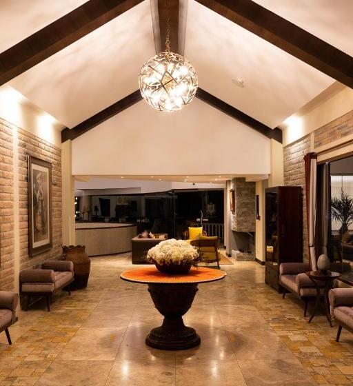 Hotel Medina Del Lago