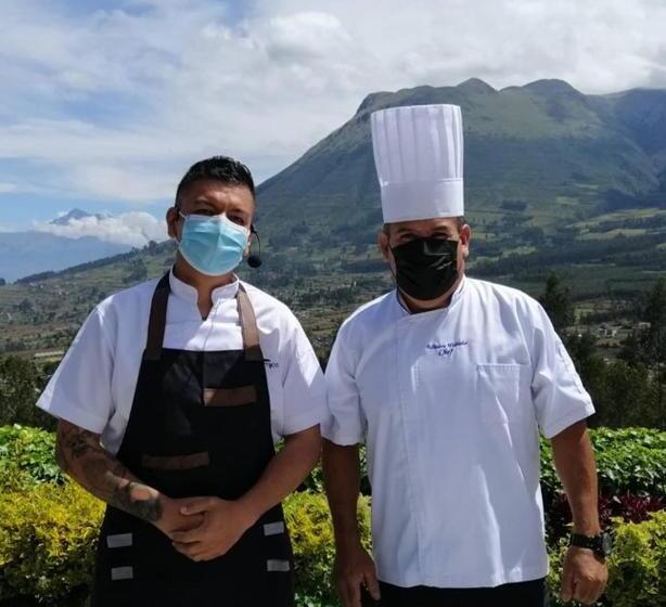 Hotel Medina Del Lago