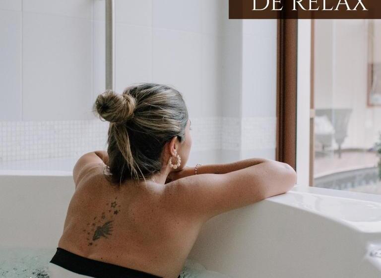 Hotel Medina Del Lago