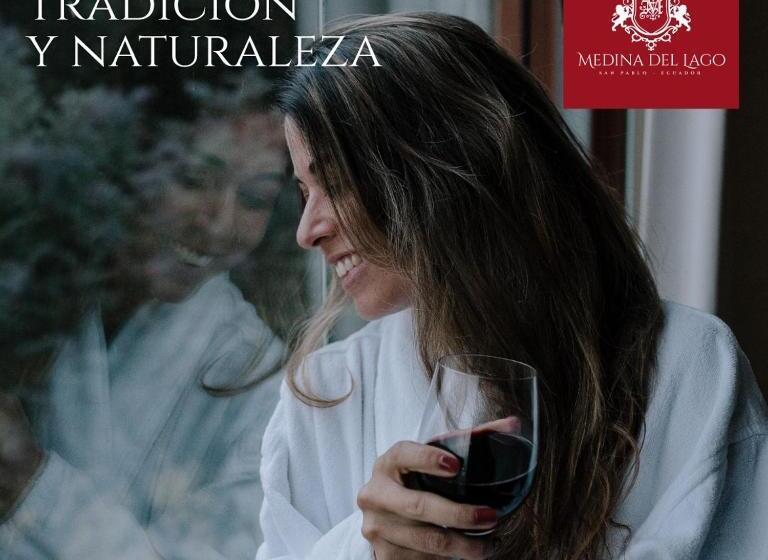 Hotel Medina Del Lago