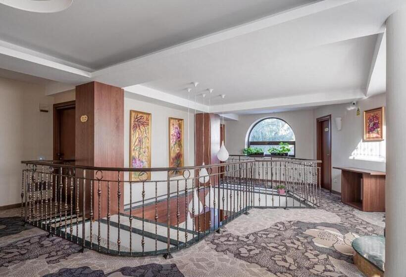 בית מלון כפרי Miruna   New Belvedere