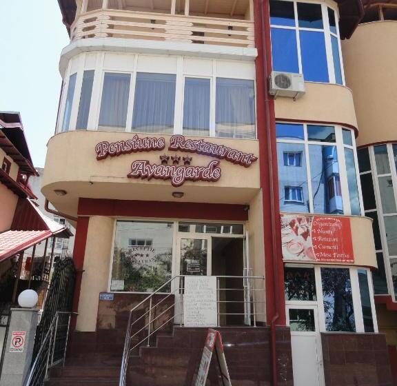 호텔 Pensiune Restaurant Avangarde