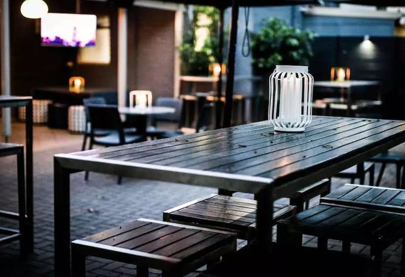 هتل The Sunnyside Tavern, Broadmeadow