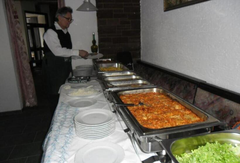 Отель Triebener Hof