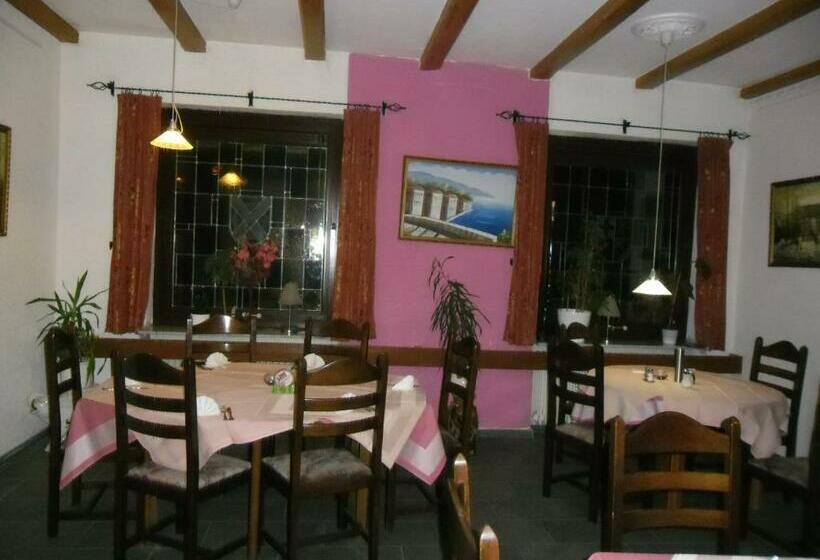 Отель Triebener Hof