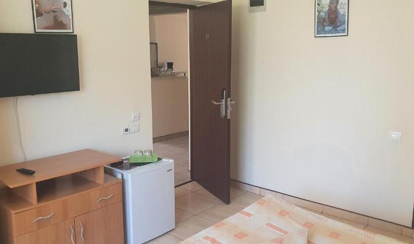 בית מלון כפרי Vila Raduinea