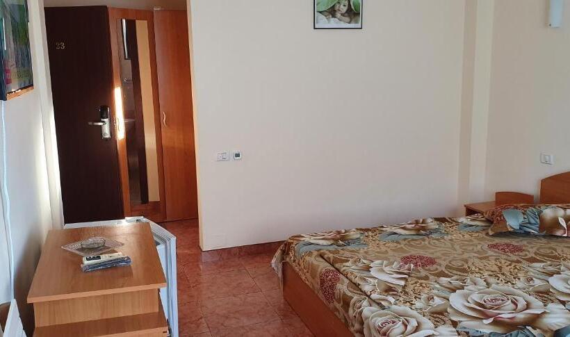 בית מלון כפרי Vila Raduinea