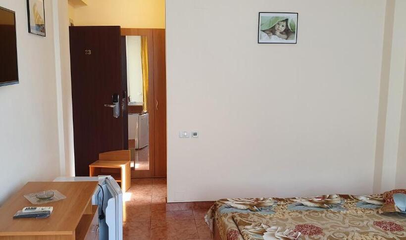 בית מלון כפרי Vila Raduinea