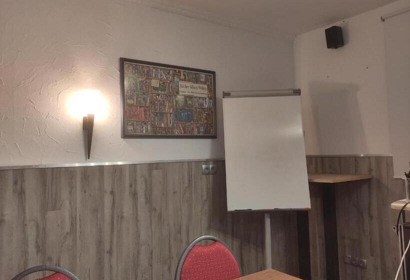 酒店 Zur Post   Hülchrath