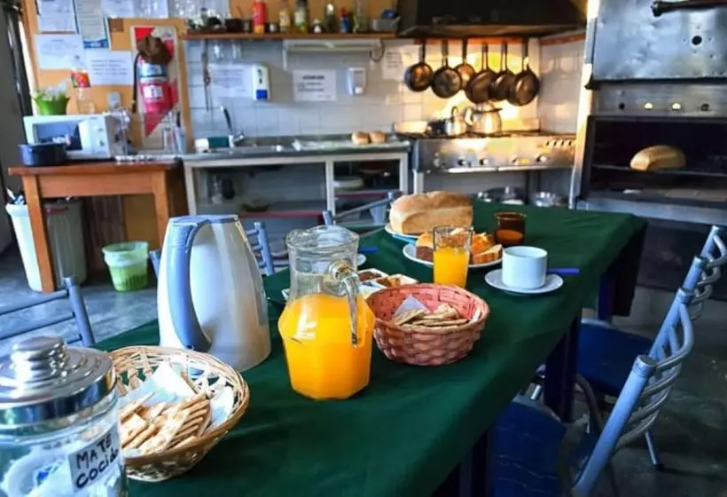 هتل Hostel Los Cormoranes