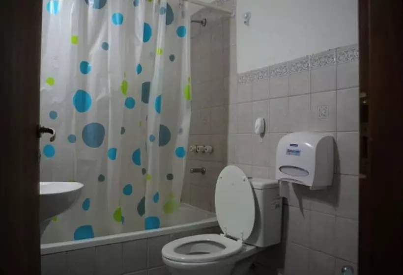 هتل Hostel Los Cormoranes