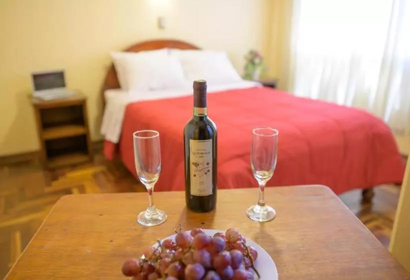 هتل Hostel Sol Andina Inn
