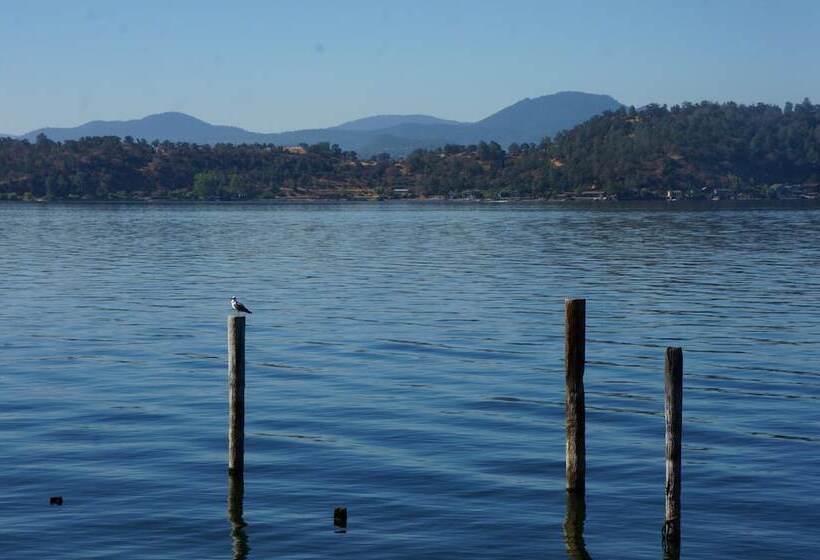 ホテル Lake Marina Inn