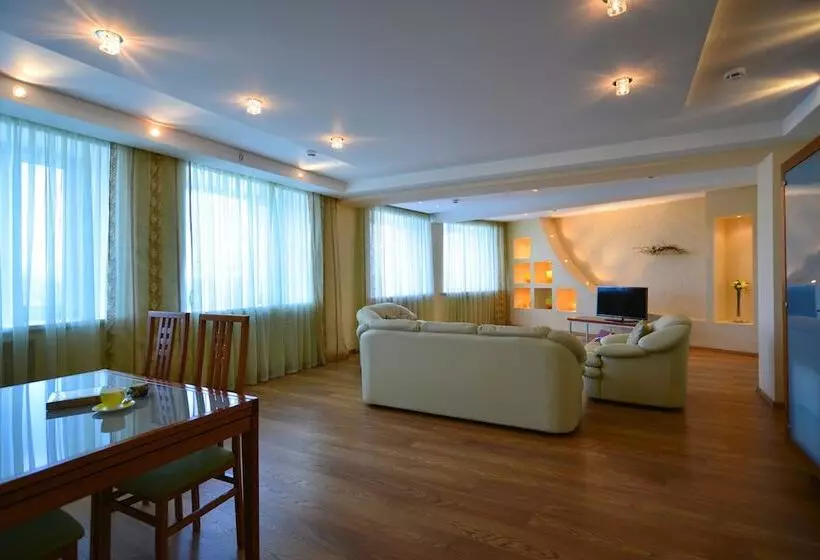 هتل Mayak   Om Building