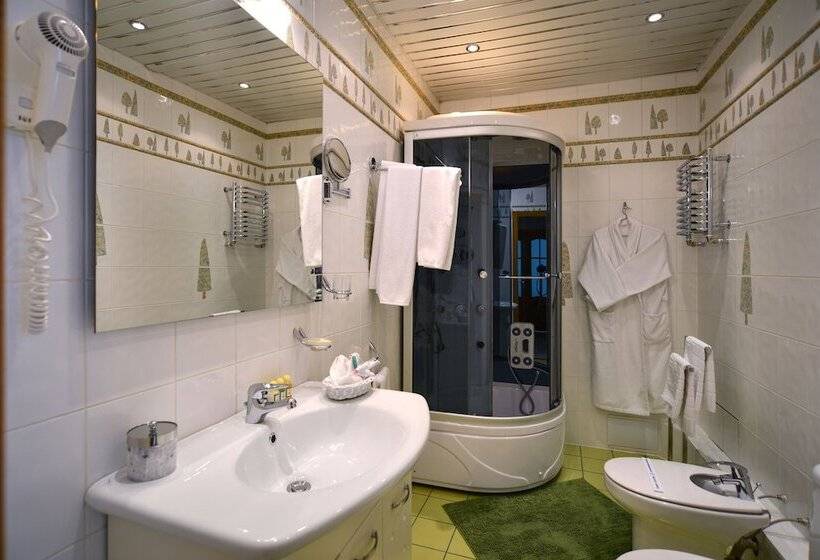 هتل Mayak   Om Building