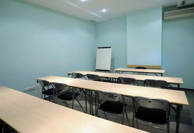 هتل Mayak   Om Building
