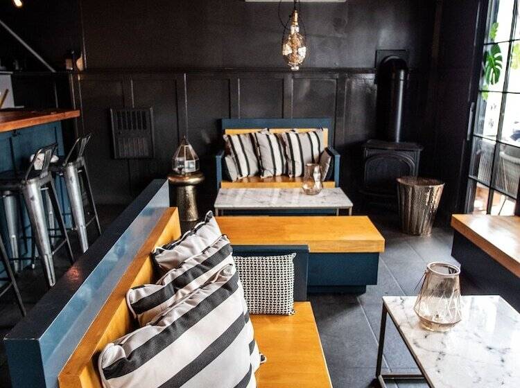 هتل The Waterford Inn