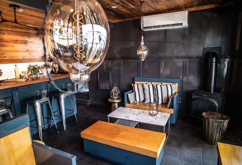 هتل The Waterford Inn