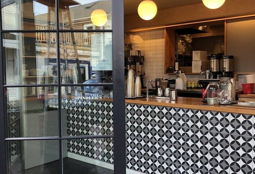 هتل The Waterford Inn