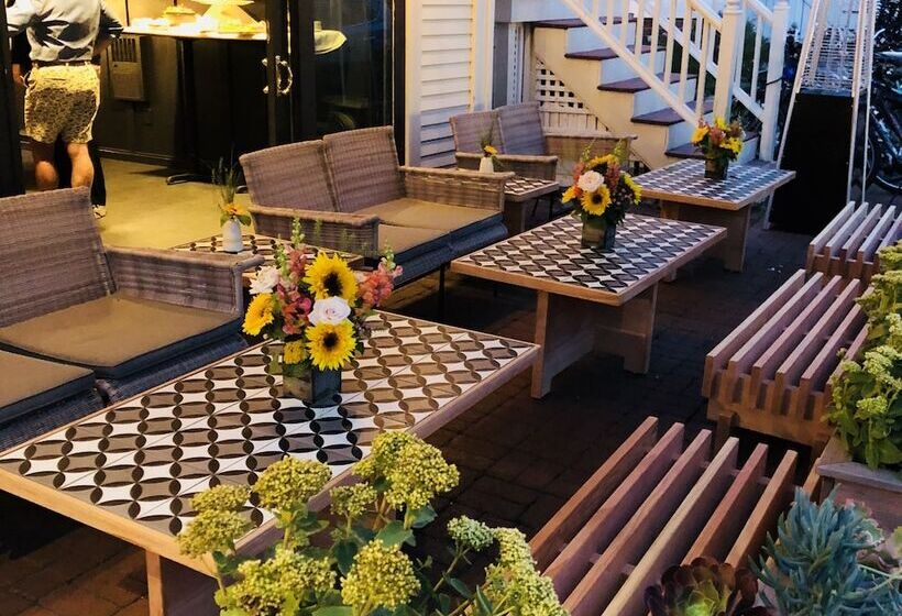 هتل The Waterford Inn