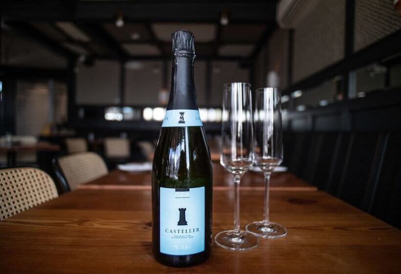 هتل The Waterford Inn