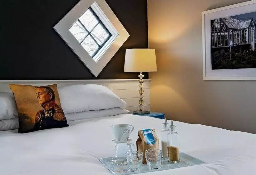 هتل The Waterford Inn