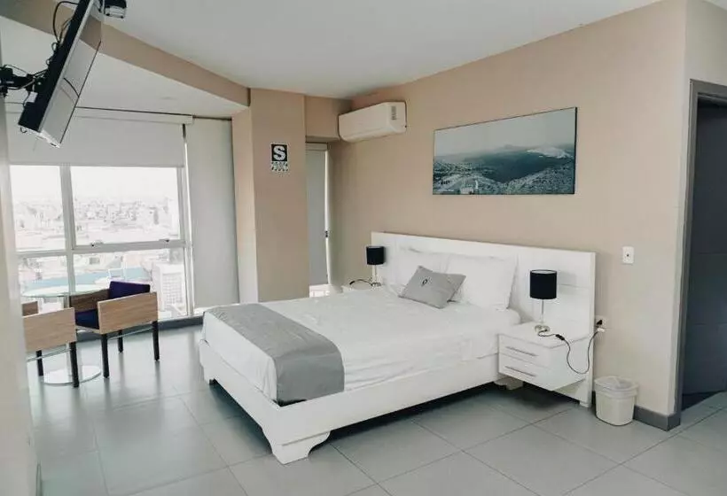 ホテル Viera Chimbote
