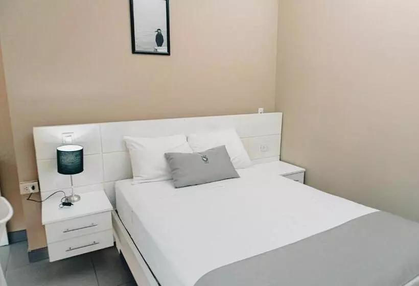 ホテル Viera Chimbote