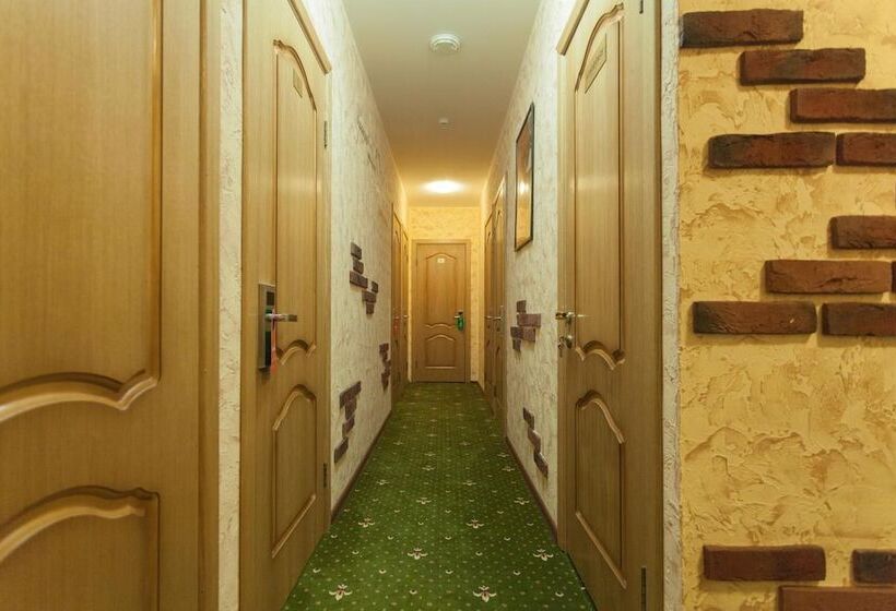 בית מלון כפרי Winterfell On Smolenskaya