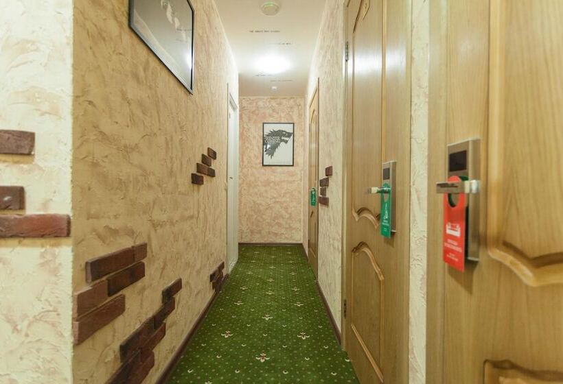 בית מלון כפרי Winterfell On Smolenskaya