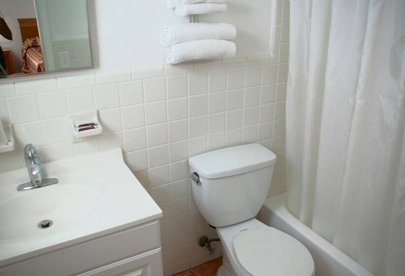 Lago Mar Motel And Apartments