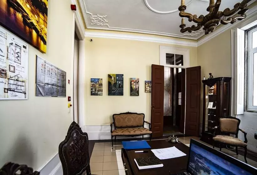 پانسیون Dukes Corner Guest House