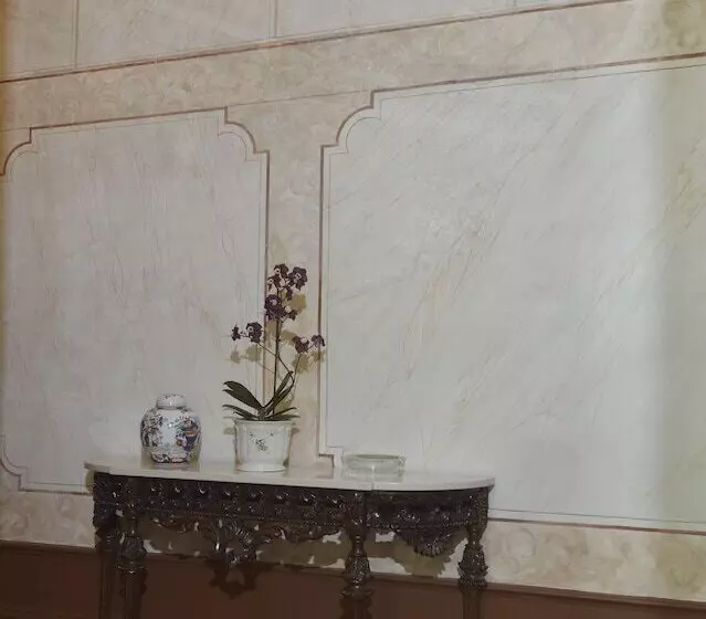 پانسیون Dukes Corner Guest House