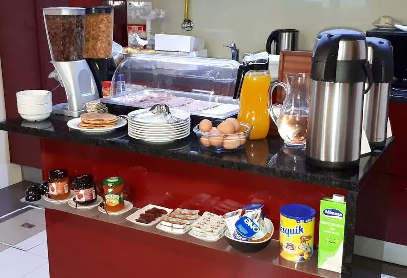 پانسیون Dukes Corner Guest House