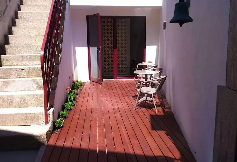 پانسیون Dukes Corner Guest House