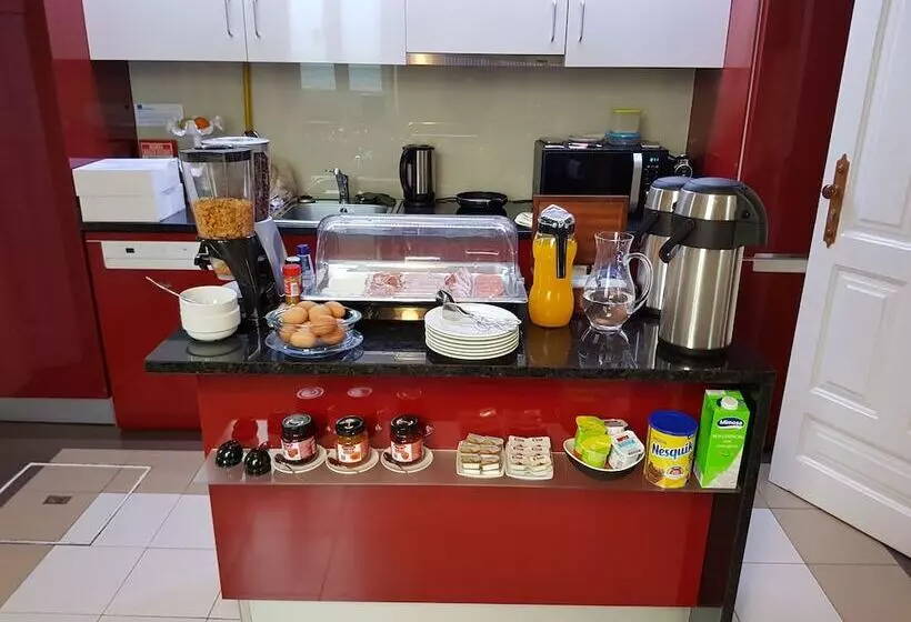 پانسیون Dukes Corner Guest House