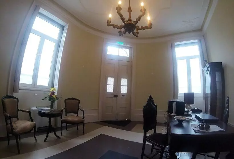 پانسیون Dukes Corner Guest House